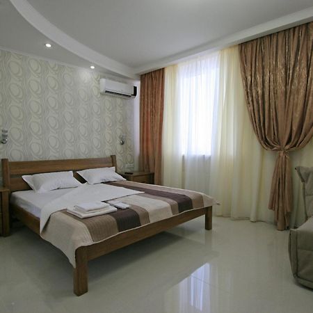 Lotos Apartments Odessa Exterior photo