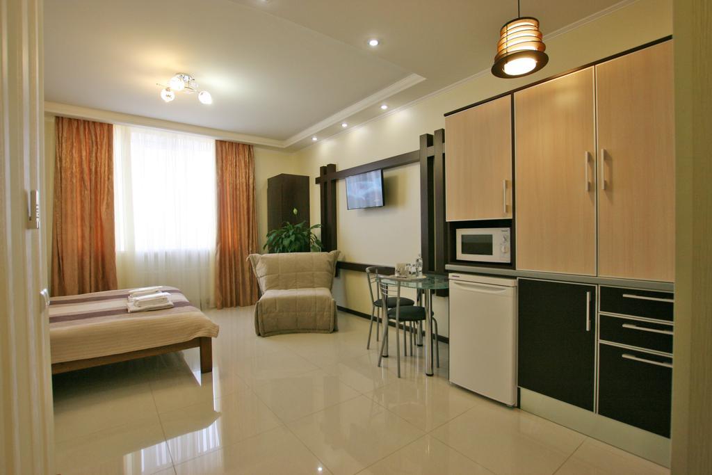 Lotos Apartments Odessa Exterior photo